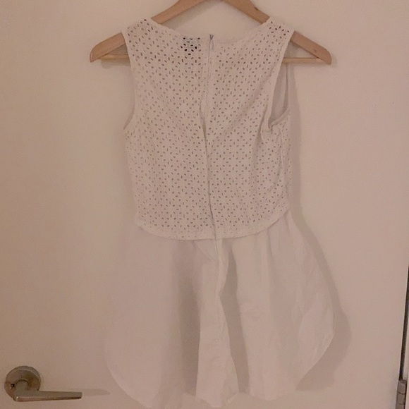 White sleeveless high low top - Picture 3 of 3